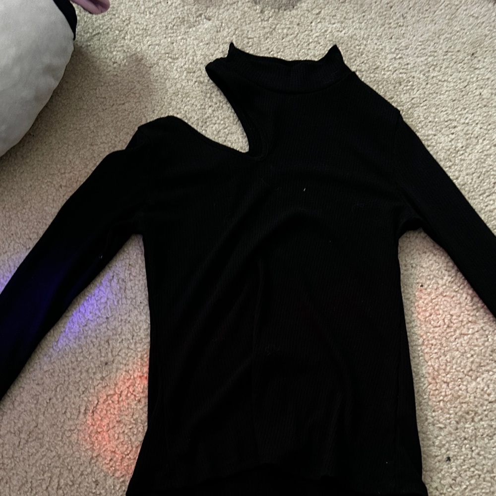 Cut out turtle neck